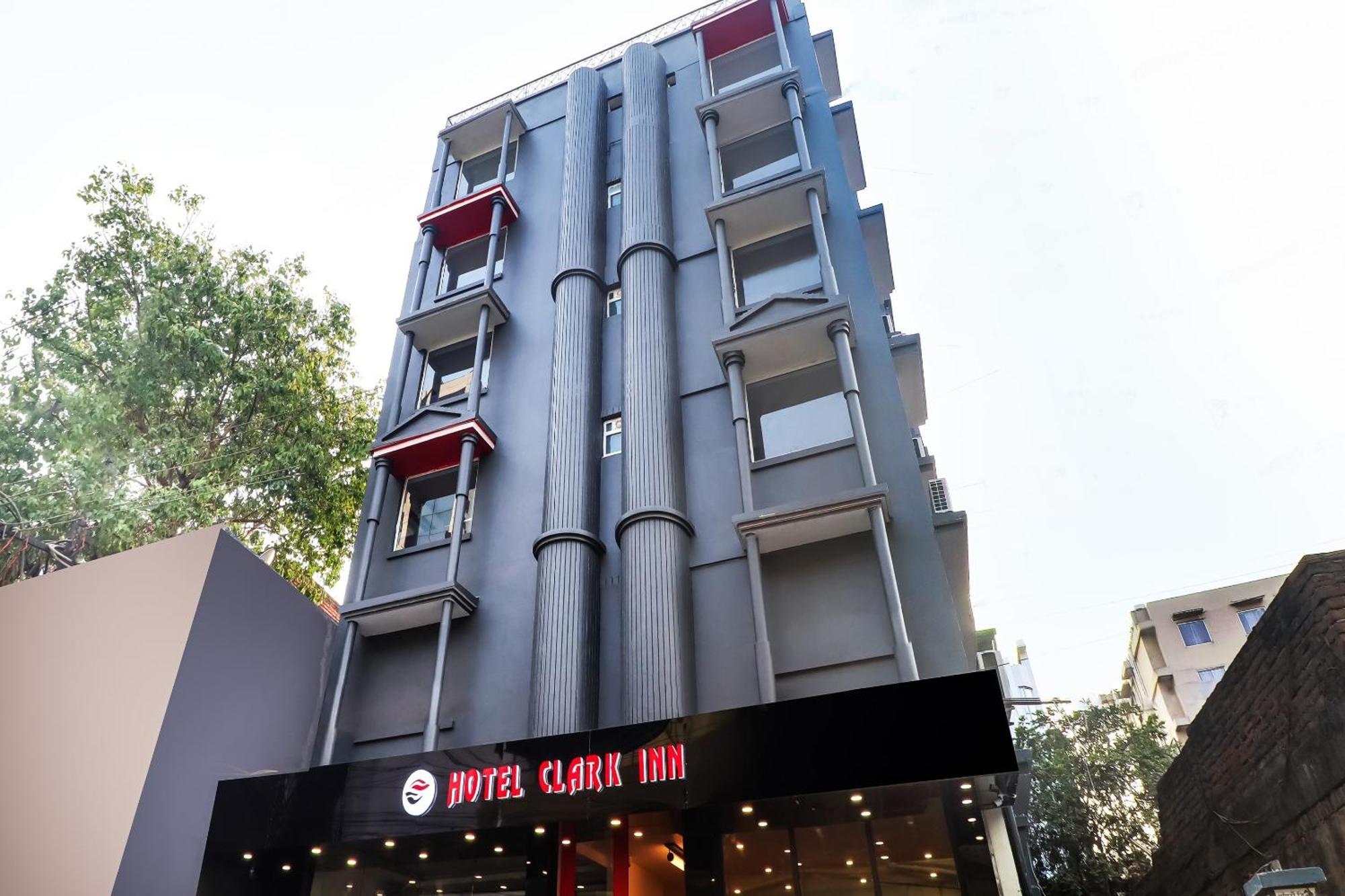 Townhouse Townhouse Clark Inn パトナー エクステリア 写真